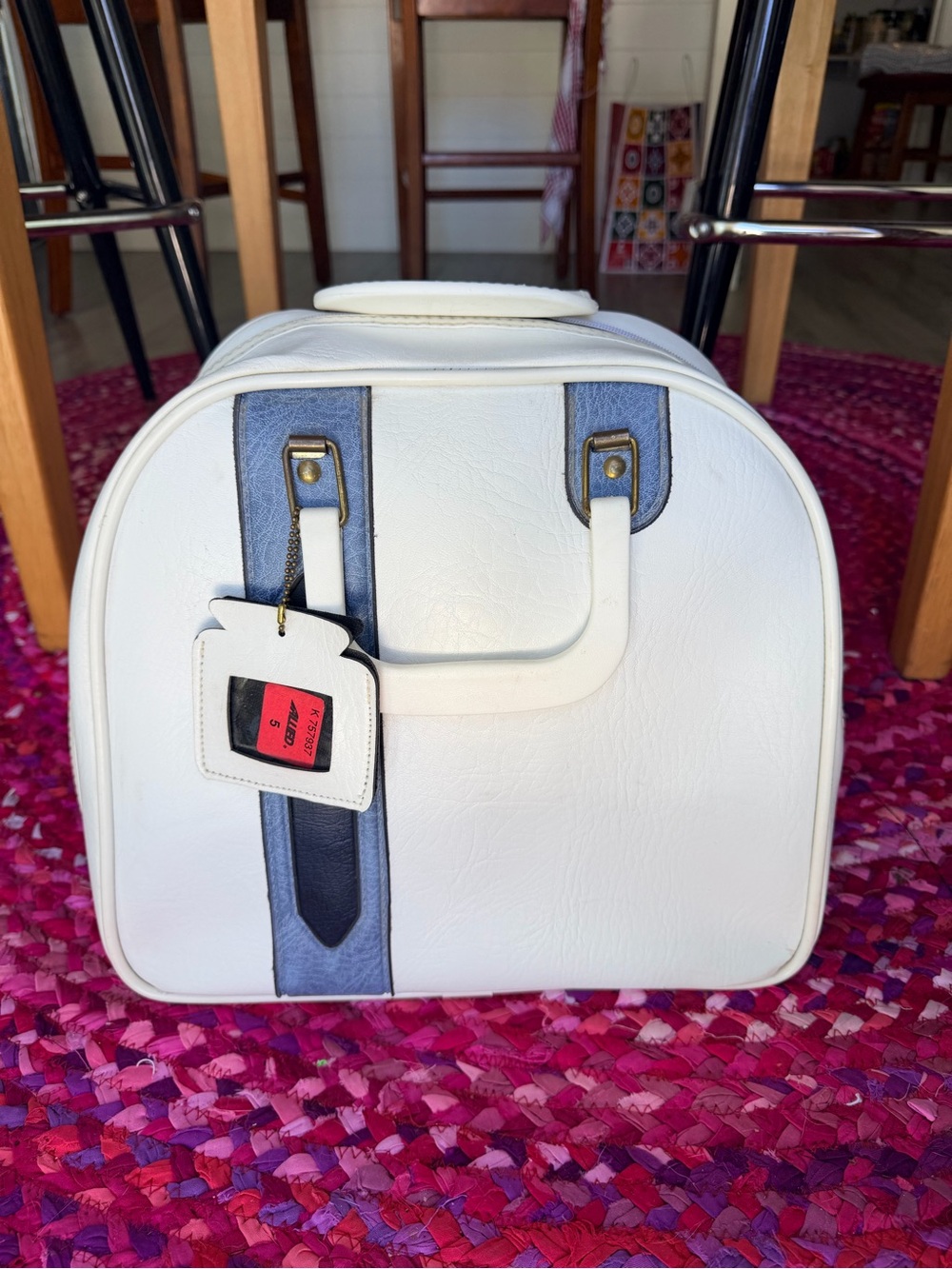 70s Vintage White & Blue Accent Women's Bowling Ball/ Travel Bag - Unbranded